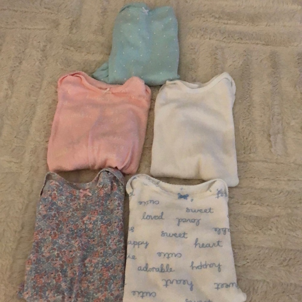 5 onesies! Long sleeve!